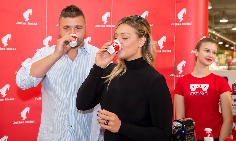 Ispisali ljubav romantičnim stihovima uz Julius Meinl