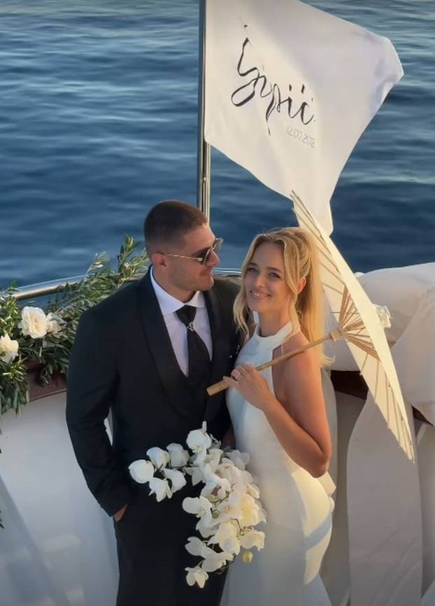 FOTO Majku je pratio do oltara, a sad se i sam oženio. Zvijezda rukometaša u braku s liječnicom