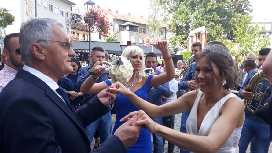 Grme trube: Milijana se udala za 53 godine starijeg Milojka