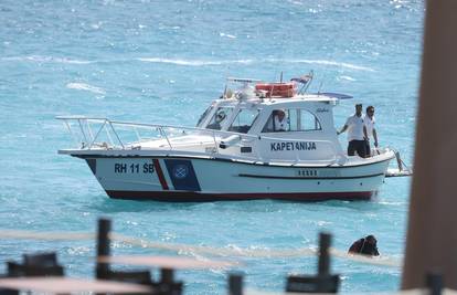 Zapalila se jedrilica kod Žuta, kod otoka Ravan spasili devet ljudi  s prevrnutog katamarana