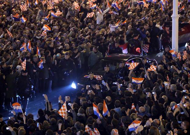 Zagreb: Generali se obratili okupljenim gra?anima na Trgu bana Jela?i?a