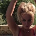 Britney je poprsje ispadalo iz topa dok je energično vježbala