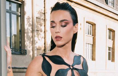 Katy Perry na meti kritika zbog modne kombinacije s rupicama: 'Grozno! Vidi se apsolutno sve'