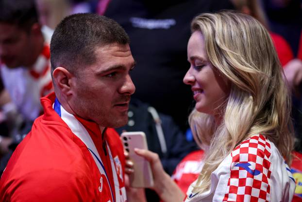 Hrvatski rukometaši slave s obiteljima osvajanje srebra