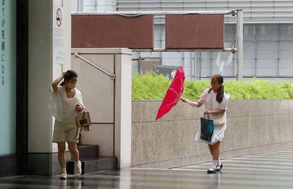 Tajvan se priprema za tajfun, evakuirano 3 tisuće stanovnika, otkazani su svi domaći letovi