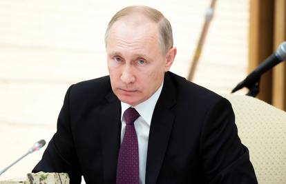 Putin: Rusiju mora napustiti 755 američkih diplomata