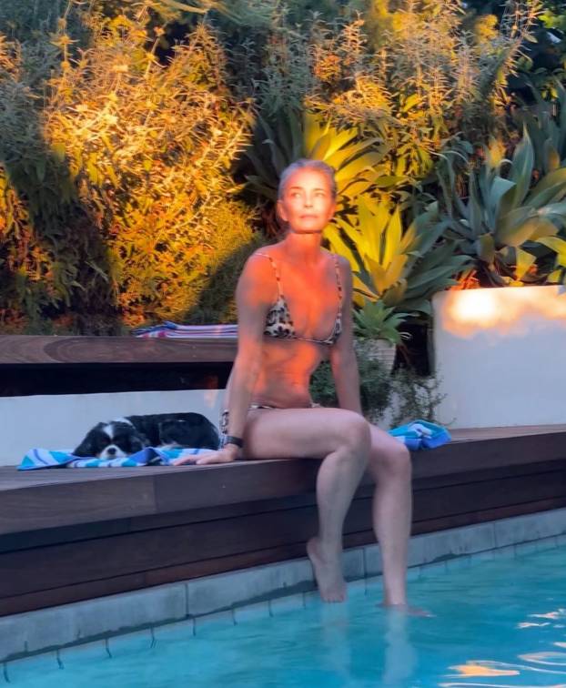 FOTO Ima 60 godina, a nema bore: Ikona ljepote otkrila je tajnu sporog starenja