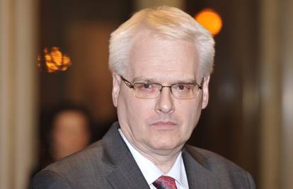 Josipović o SOA-i: Onaj koji potpisuje odluke je odgovoran