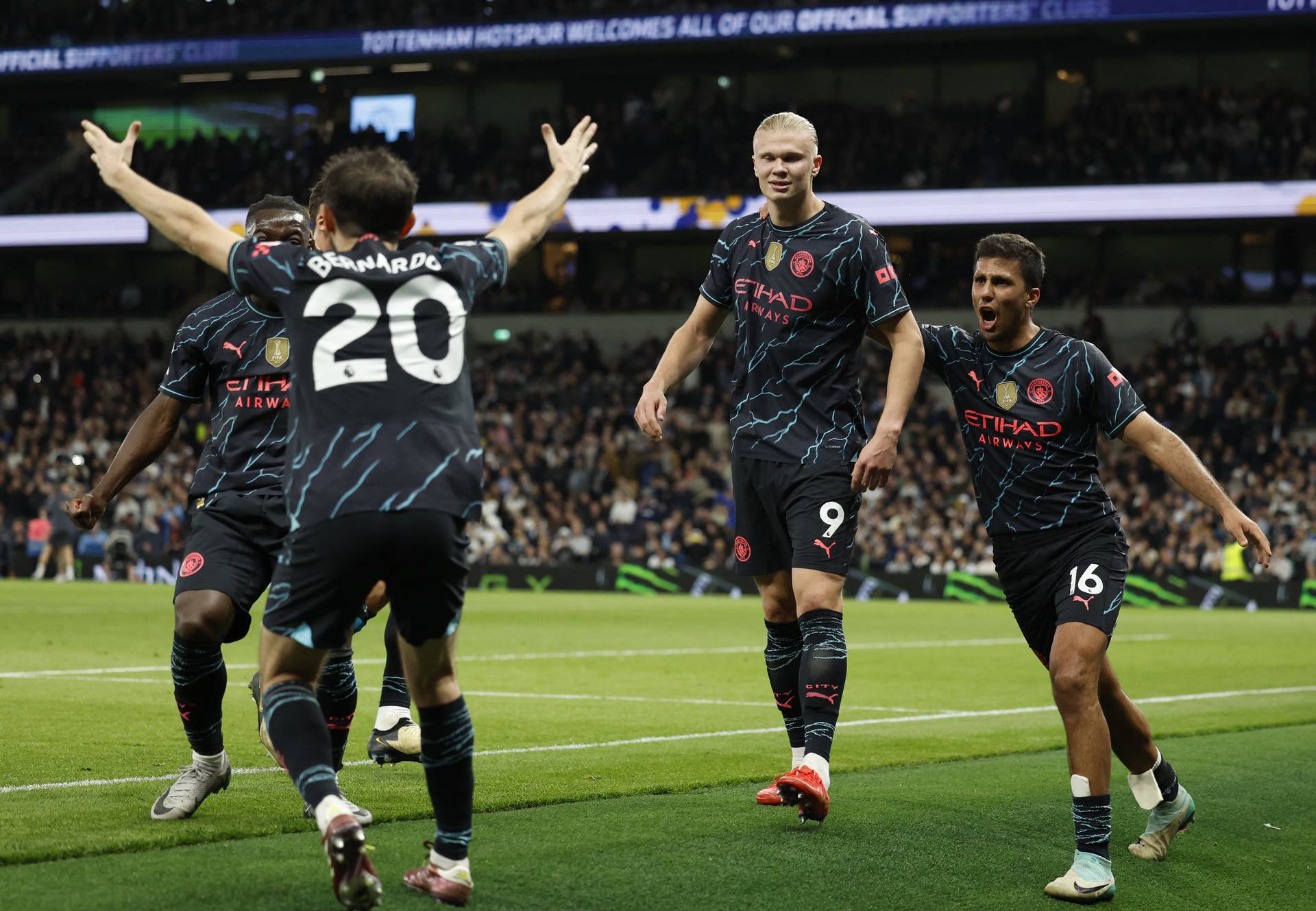 Premier League - Tottenham Hotspur v Manchester City