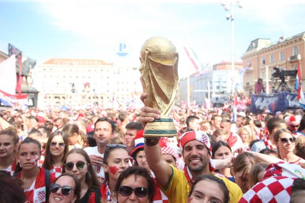 Sati vožnje i pola milijuna ljudi: Prisjetite se 'beskrajnoga dana'