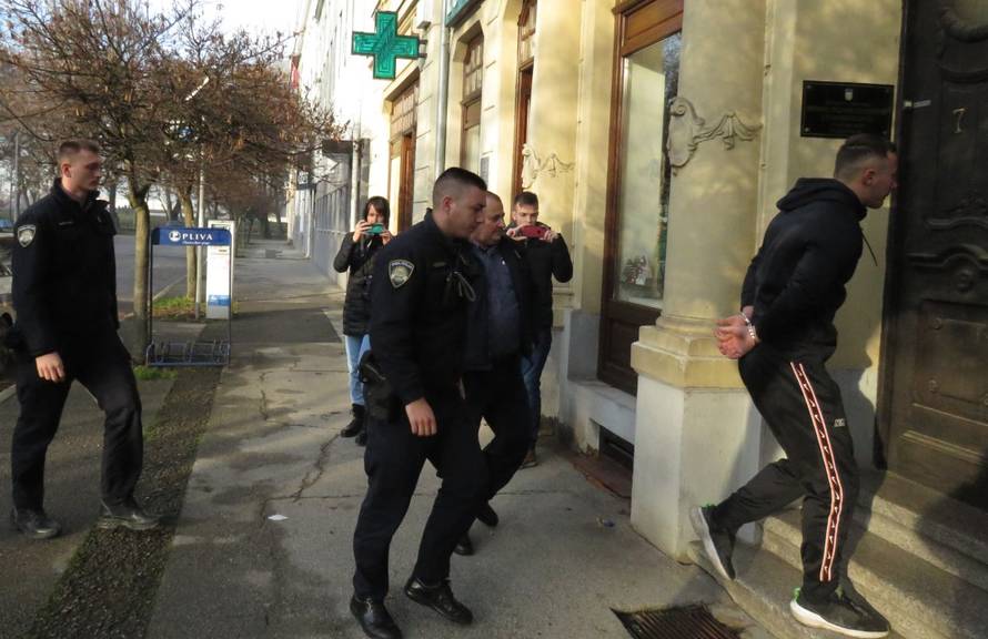 FOTO Priveli vojnika koji je pretukao Djeda Mraza: Ispitali ga u državnom odvjetništvu