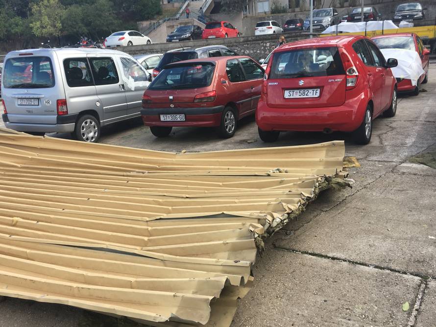 Jaka kiša poplavila Trogir, na Čiovu je pijavica rušila stupove