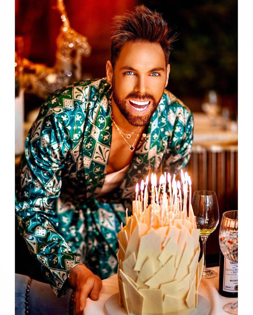 Marko Grubnić na 'tajnoj večeri' proslavio rođendan, Zagrebom prošetao u pidžami i šlapicama