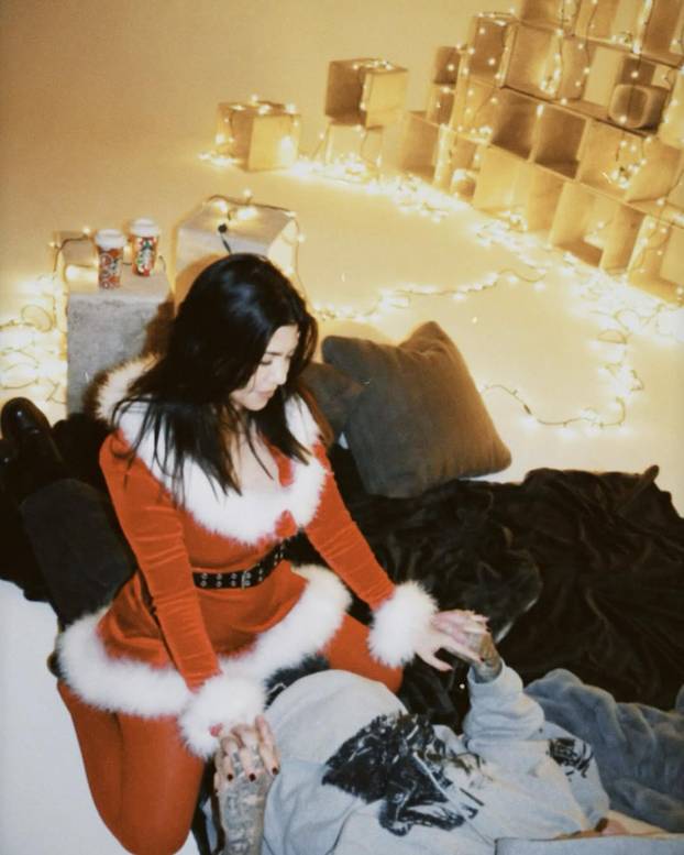FOTO Kardashianke ovogodišnji Božić provele pomalo neobično za njih: Pogledajte što su radile