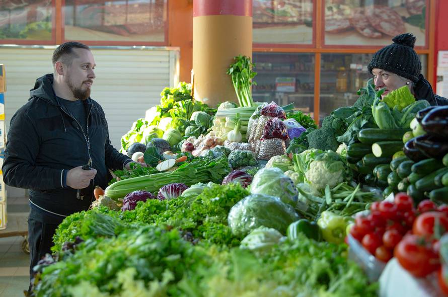 Nered je uspio nagovoriti Ninu Badrić da proba žabe i jegulje...