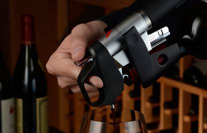 Futuristički vadičep štiti vino tako što uopće ne skida čep