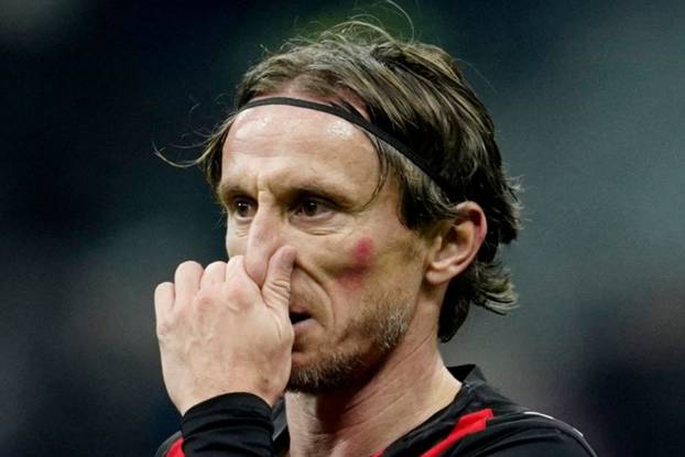 FOTO Luka Modrić i Petar Sučić zaigrali s crvenim mrljama na licu. Evo koji je razlog tomu