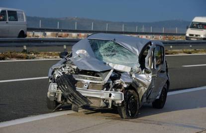 U nesreći na autocesti A1 kod Šibenika ozlijeđeno dvoje ljudi