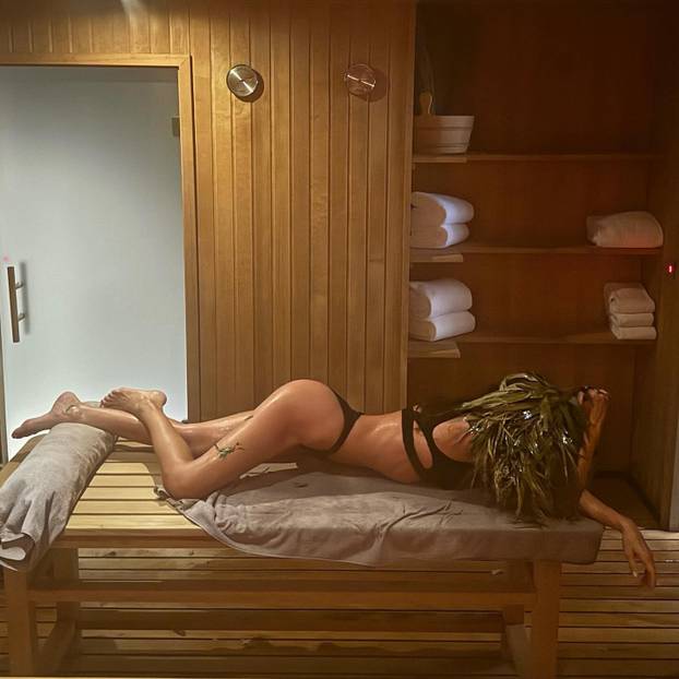 FOTO Bez tangica i grudnjaka u javnosti, spaja ih jedan čovjek: Sve su bile s Kanyeom Westom