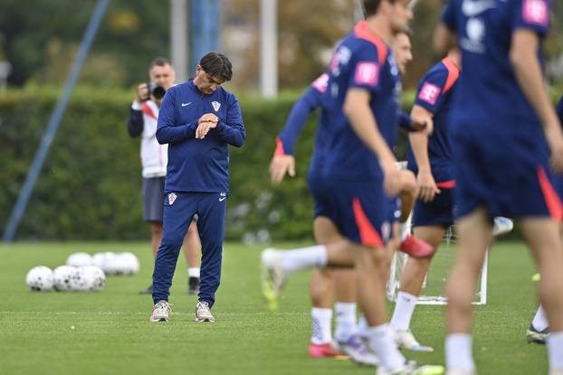 Zagreb: Hrvaski nogometni reprezetativci odradili trening na Maksimiru