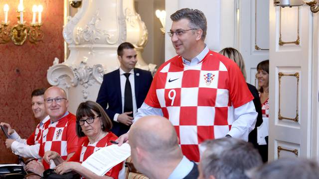 Zagreb: “Kockasta” Vlada povodom uspjeha nogometne reprezentacije
