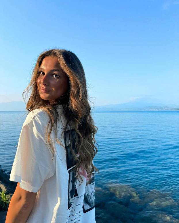 FOTO Šveđanka napravila vrući ljetni transfer. Alice spremna za avanturu na obali Mediterana