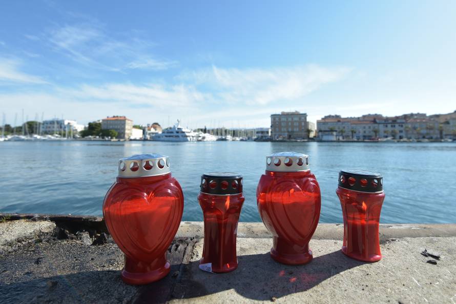 Zadar: Na mjestu prometne nesreće u luci zapaljene svijeće