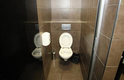 Sud u Njemačkoj: Podstanar  u WC-u smije urinirati stojećki
