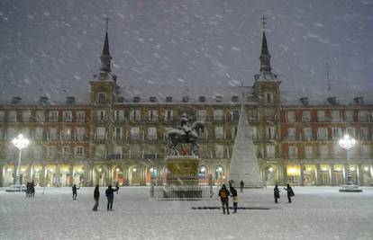 Madrid okovala najveća snježna mećava u posljednjih 50 godina