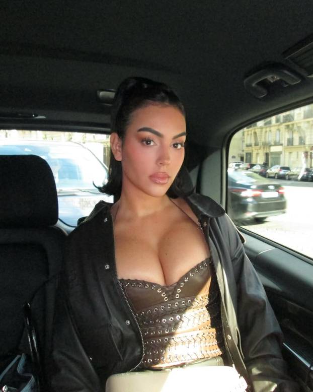 Prsten blistao, dekolte gorio: Ronaldova Georgina očarala na crvenom tepihu u Veneciji...