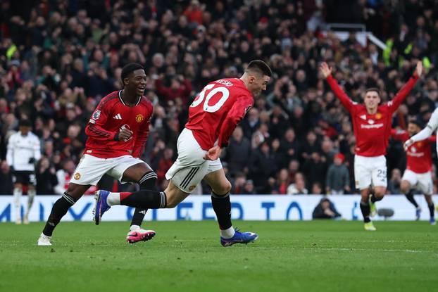 Premier League - Manchester United v Fulham