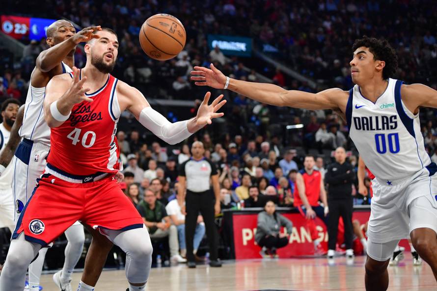 NBA: Dallas Mavericks at Los Angeles Clippers