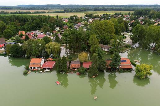 Kritično na Šoderici: Drava se ponovno izlila u jezero, vrh vodenog vala je u Podravini