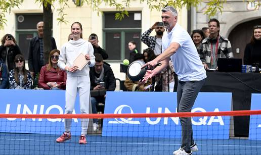 FOTO Goran je zaigrao tenis s tavom i kuhačom usred Zagreba