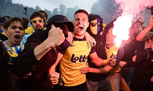 Hrvat donio klubu titulu nakon 90 godina! Ogrnuo se na&scaron;om zastavom i zapalio baklju...