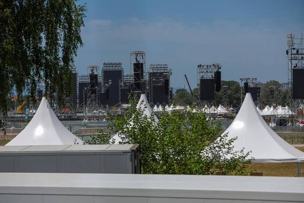 Zagreb: Radovi na hipodromu uoči koncerta Marka Perkovića Thompsona