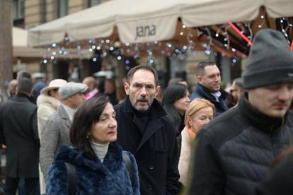 FOTO Gužva na špici: Benčić, Grlić Radman  i brojni političari za Badnjak u centru Zagreba