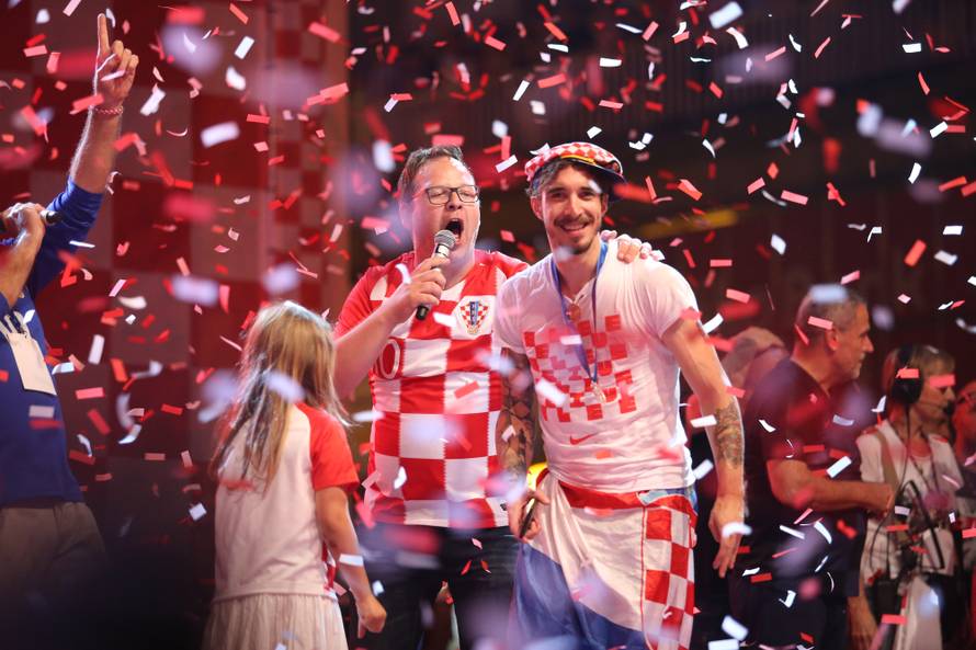 Prisjetite se čudesnog dočeka uz mali 'milijun' fotki i videa