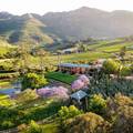 Luksuzni hotel izme&dstrok;u planina i vinograda nudi romantiku, mir i veli&ccaron;anstveno ure&dstrok;en interijer