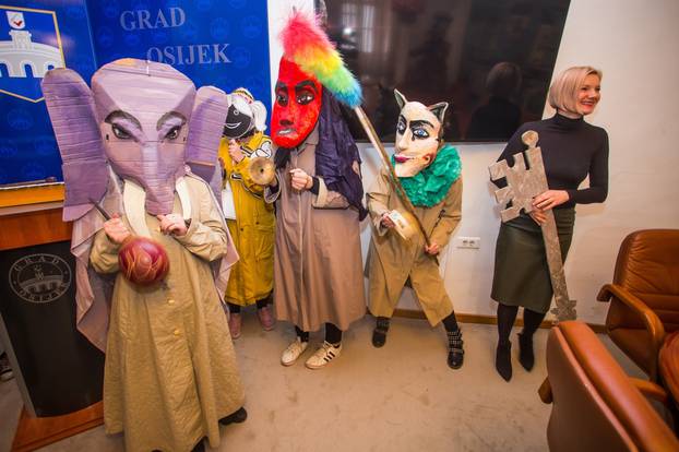 Osijek: Gradonačelnica Žana Gamoš predala je ključeve Grada karnevalskoj družini