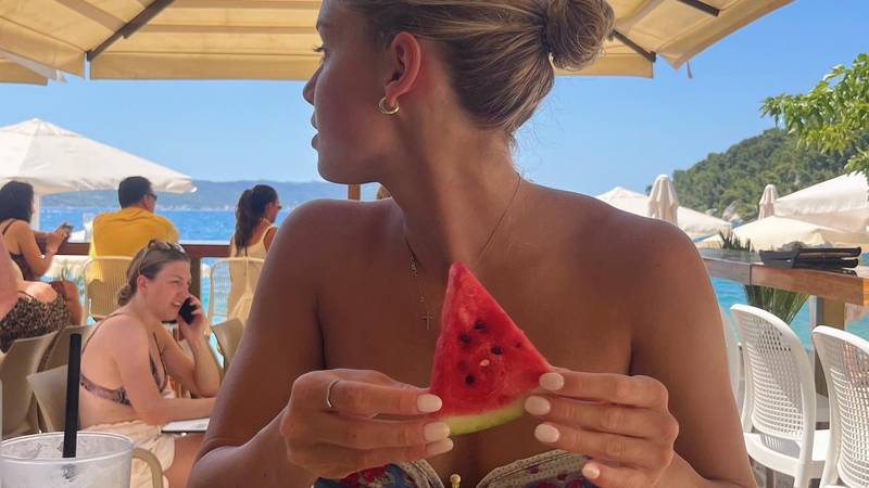 FOTO Hajdukovac kleknuo pred Amerikanku, sad napušta klub. 'Ti si odgovor na moje molitve'