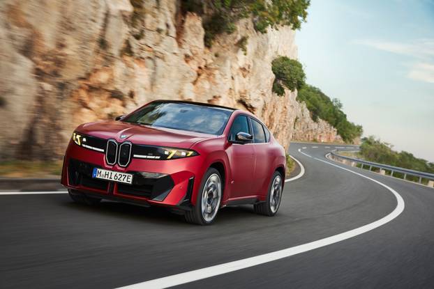 FOTO Ovo je novi BMW IX4: Coupe na struju ima 612 'konja'