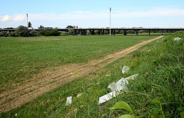 Zagreb: Nakon koncerta Thompsona još ima smeća oko Hipodroma