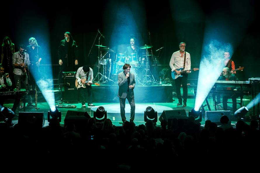 Mjesec dana poslije eksplozije na Dedinju, Čolić najavio veliki koncert u Slavonskom Brodu