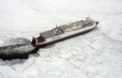 Led  je na Baltičkom moru zarobio 50-tak brodova