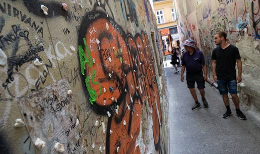 FOTO Zagreb &Zcaron;vakograd: Zidovi kod Zakmardijevih stuba puni su pro&zcaron;vakanih &zcaron;vaka&cacute;ih guma