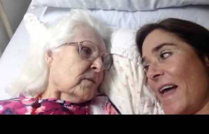 Dirljivi trenutak: Prepoznala ju majka oboljela od Alzheimera
