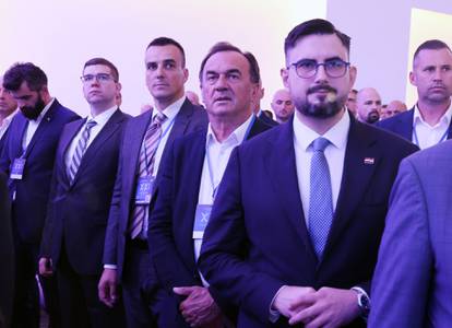 FOTO Ovdje je Plenković postao Milanović, pogledajte tko je sve stigao na veliki sabor HDZ-a