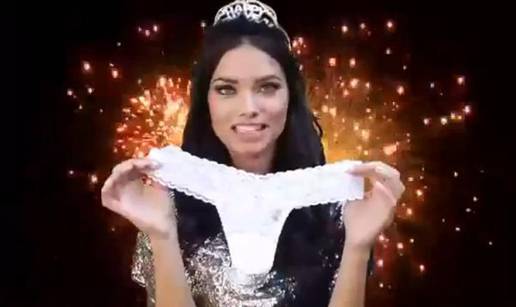 Adriana Lima Novu godinu će dočekati u bijelim tangicama