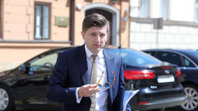 Zagreb: Ministar Marić dolazi u Banske dvore